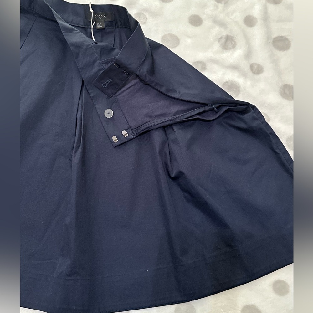 COS Pleated Mini A- Line Skirt Navy Blue Side Zip And Bags Side - Picture 7 of 11